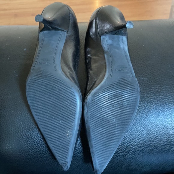 Coach black pointy toe heels. - Picture 5 of 12